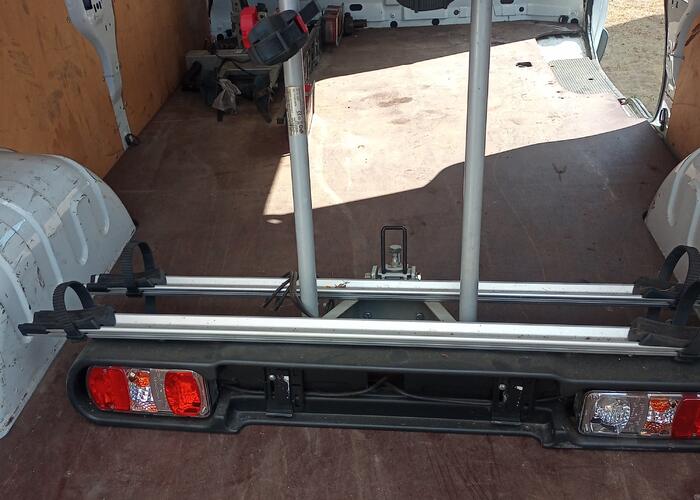 Grajewo ogłoszenia: Sprzedam bagażnik na dwa rowery mocowany na hak holowniczy....